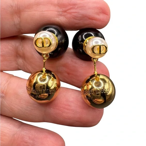 Dior Gold Tribales Pearl Earrings. - Picture 1 of 6